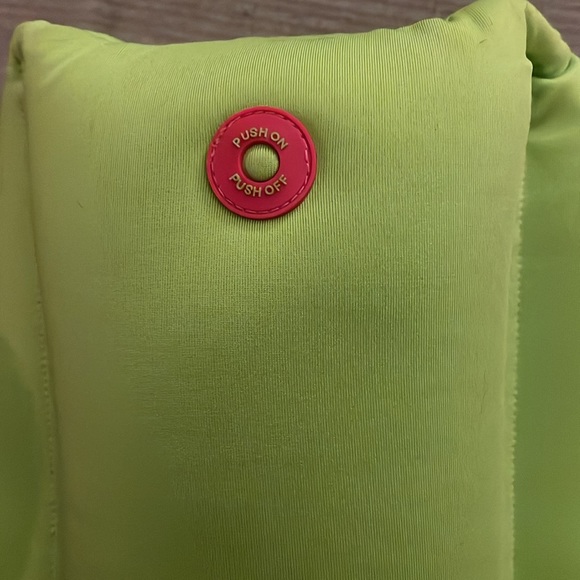 Ingenious Designs green battery powered massager - Picture 3 of 3